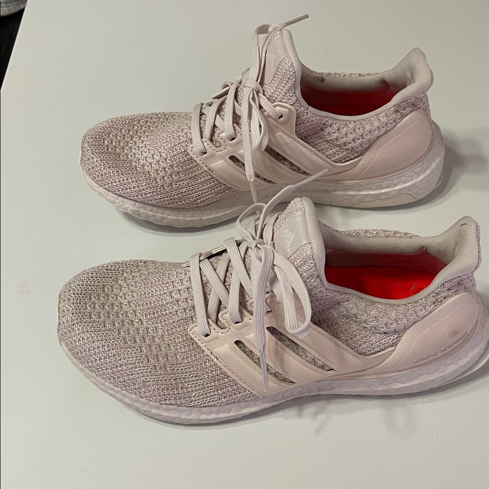 Adidas Women’s Light Rose Gold Ultra Boost Sneakers sz 7